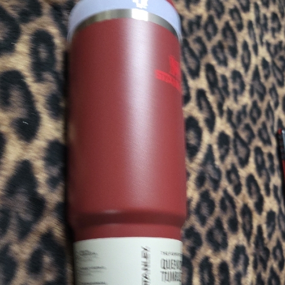Stanley Maroon Quencher Tumbler with Handlelittle Scratch - Picture 10 of 13